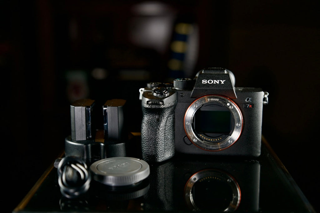 Sony a7R IV(A) – 61MP Full-Frame Mirrorless Camera *MINT* + 2 Extra Batteries Dual Charger