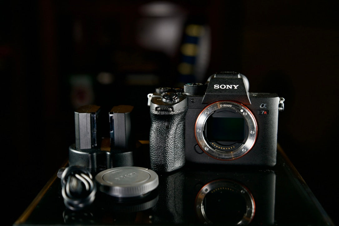 Sony a7R IV(A) – 61MP Full-Frame Mirrorless Camera *MINT* + 2 Extra Batteries Dual Charger