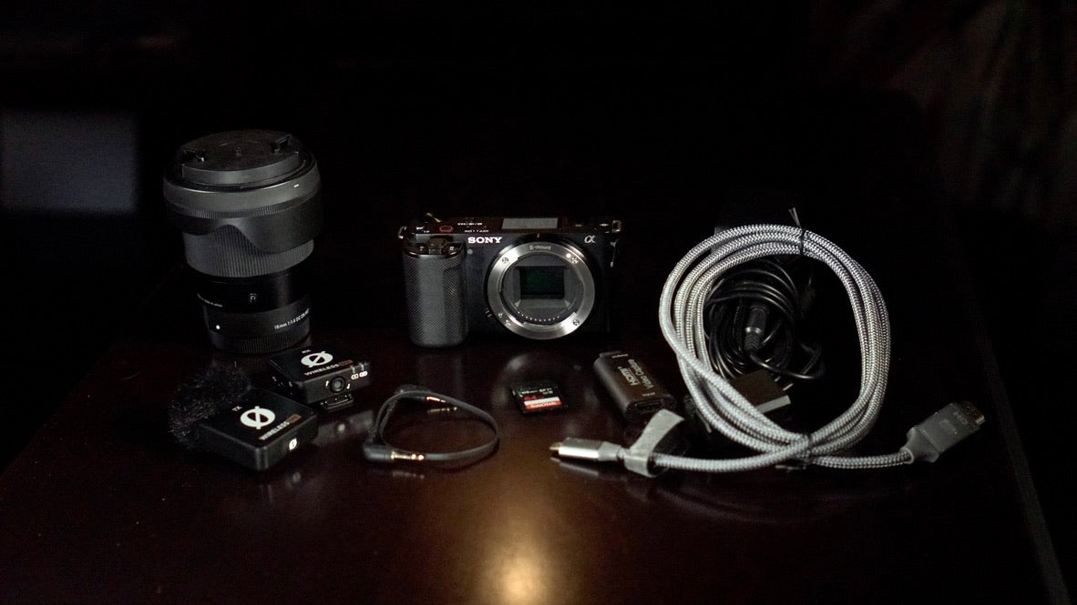 SONY ZV-E10 PODCAST / VLOGGING BUNDLE – COMPLETE CREATOR SETUP