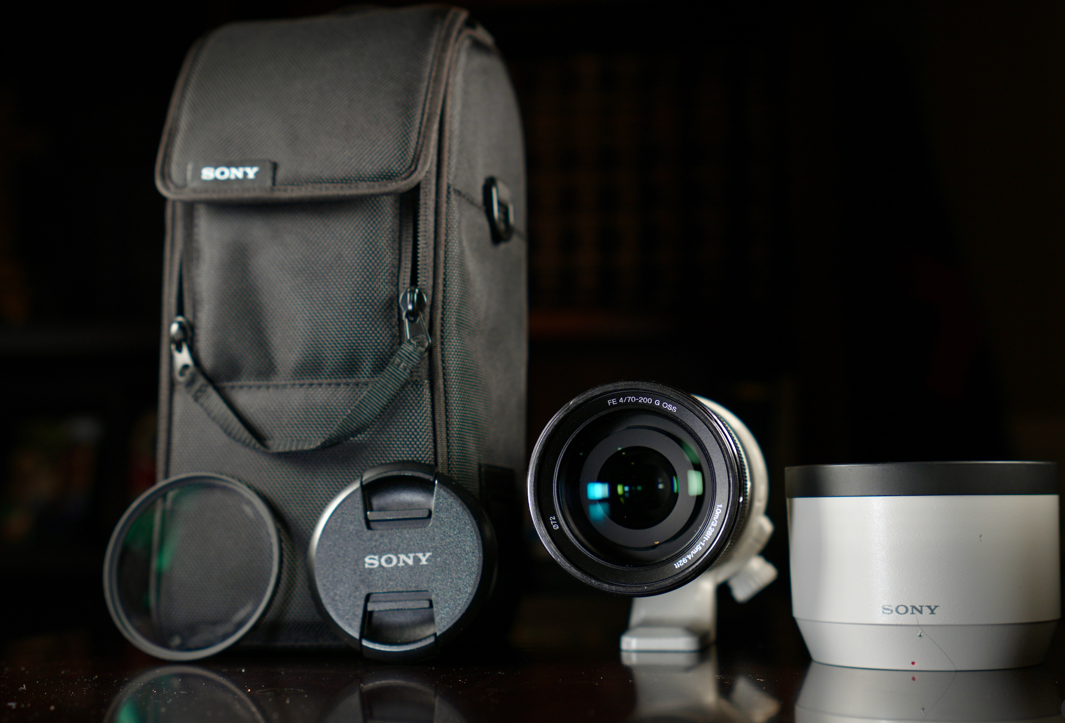 Sony 70-200mm F4 G OSS Lens w/ Travel Case