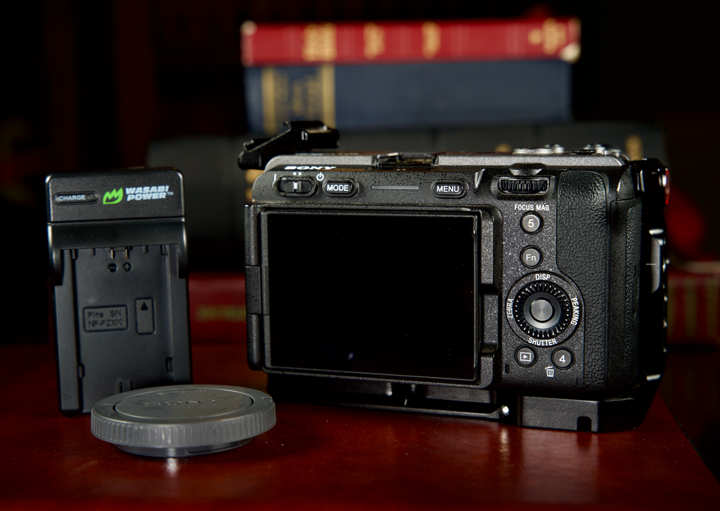 Sony FX30 - Mint Condition | SmallRig Cage | Battery Charger