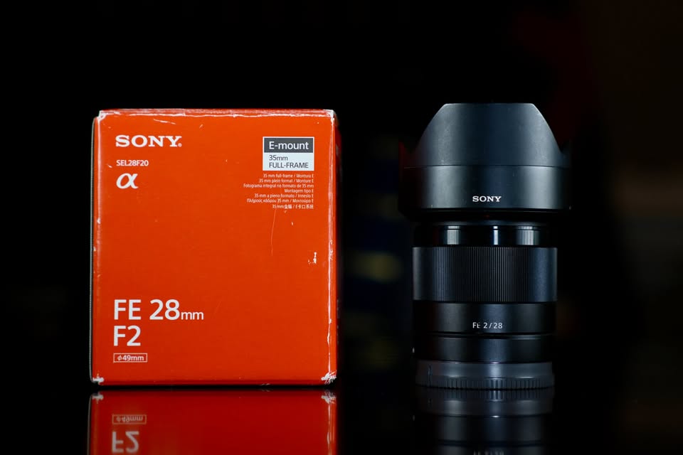 Sony FE 28mm F2 Camera Lens